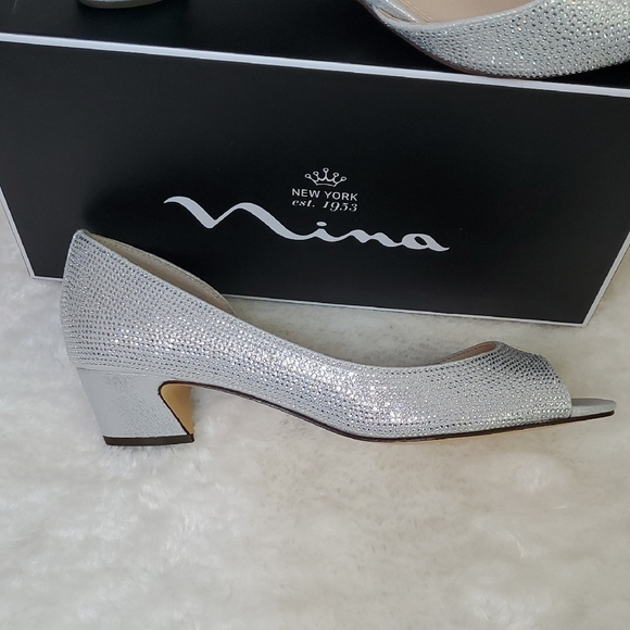 Nina New York Rossie Silver Peep Toe Heels Size 7.5 M - Picture 5 of 12